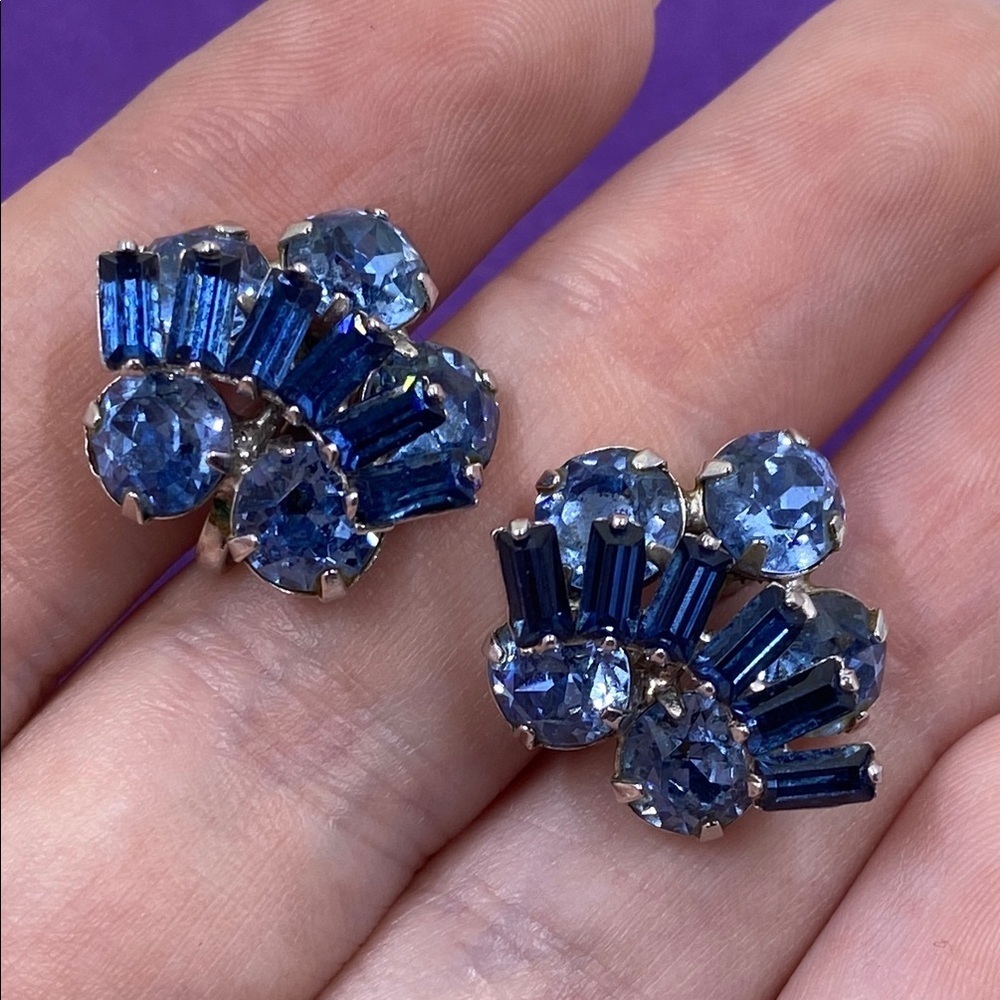 💛 Elegant Vintage Sherman Blue Crystal Screw Back Earrings | Mid Century Luxury